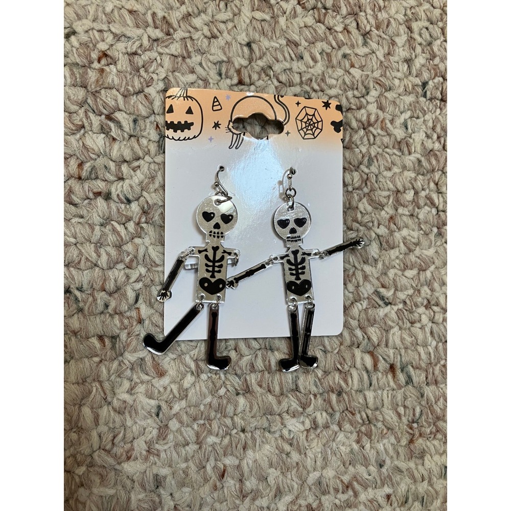 Halloween Skeleton Dangle Earrings Silver Tone Articulated Heart Eye Spooky Goth